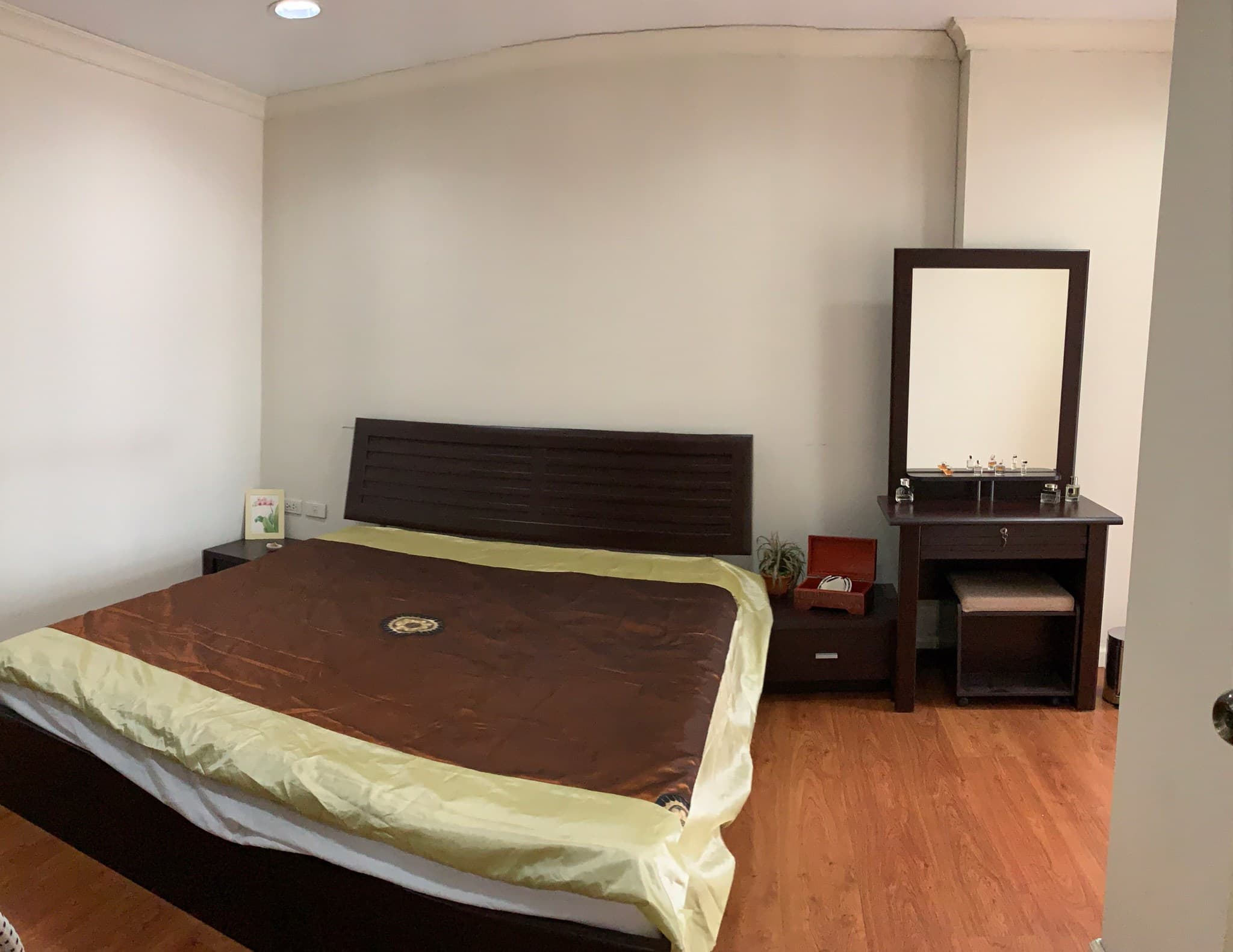 2026 – 221_bedroom.jpg