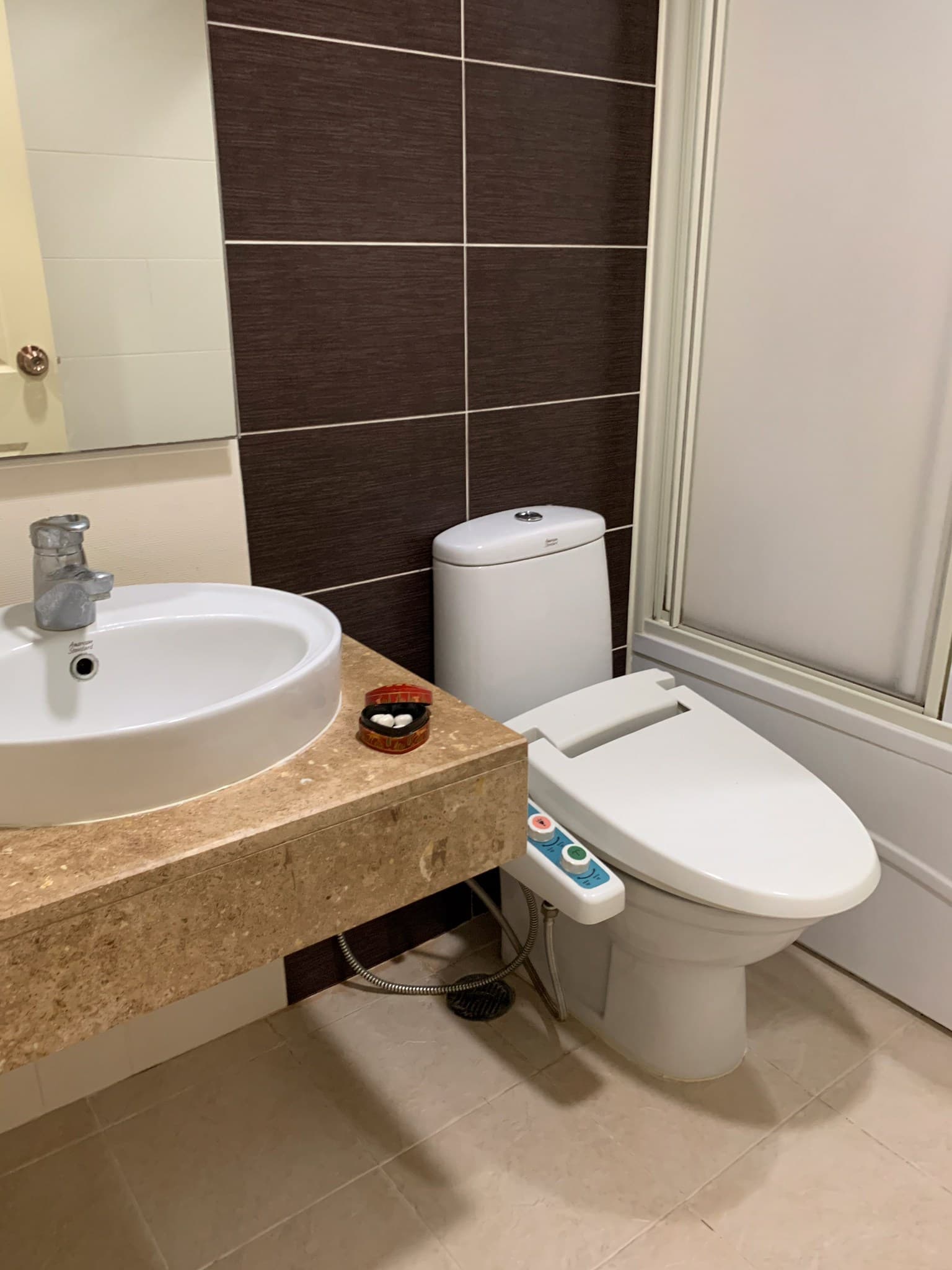 2026 – 327_bathroom.jpg