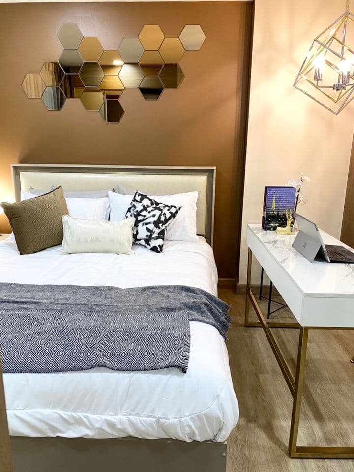 1708 – 207_bedroom.jpg