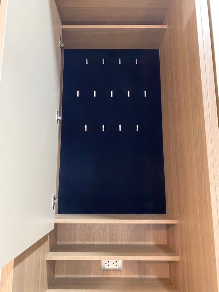 1708 – 743_other.jpg