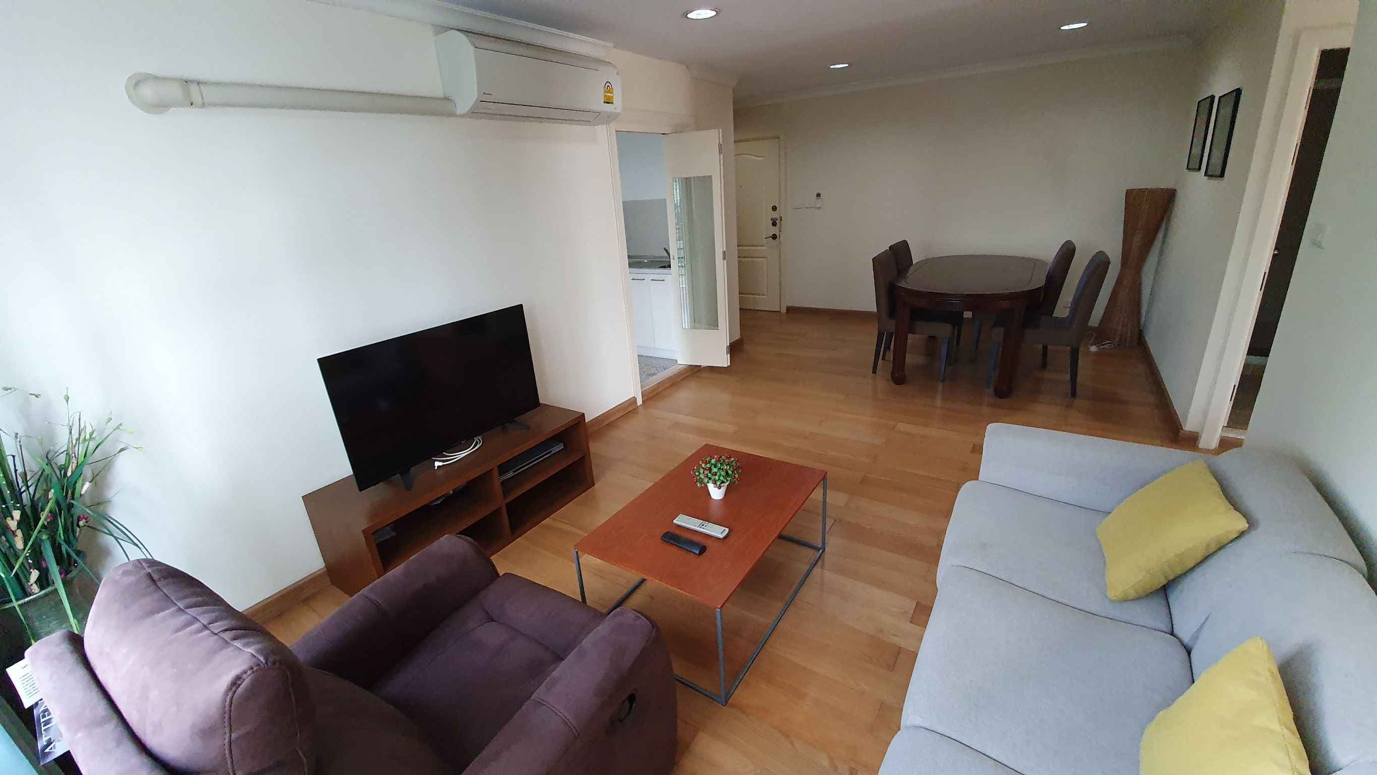 2028 – 148_living_room.jpg