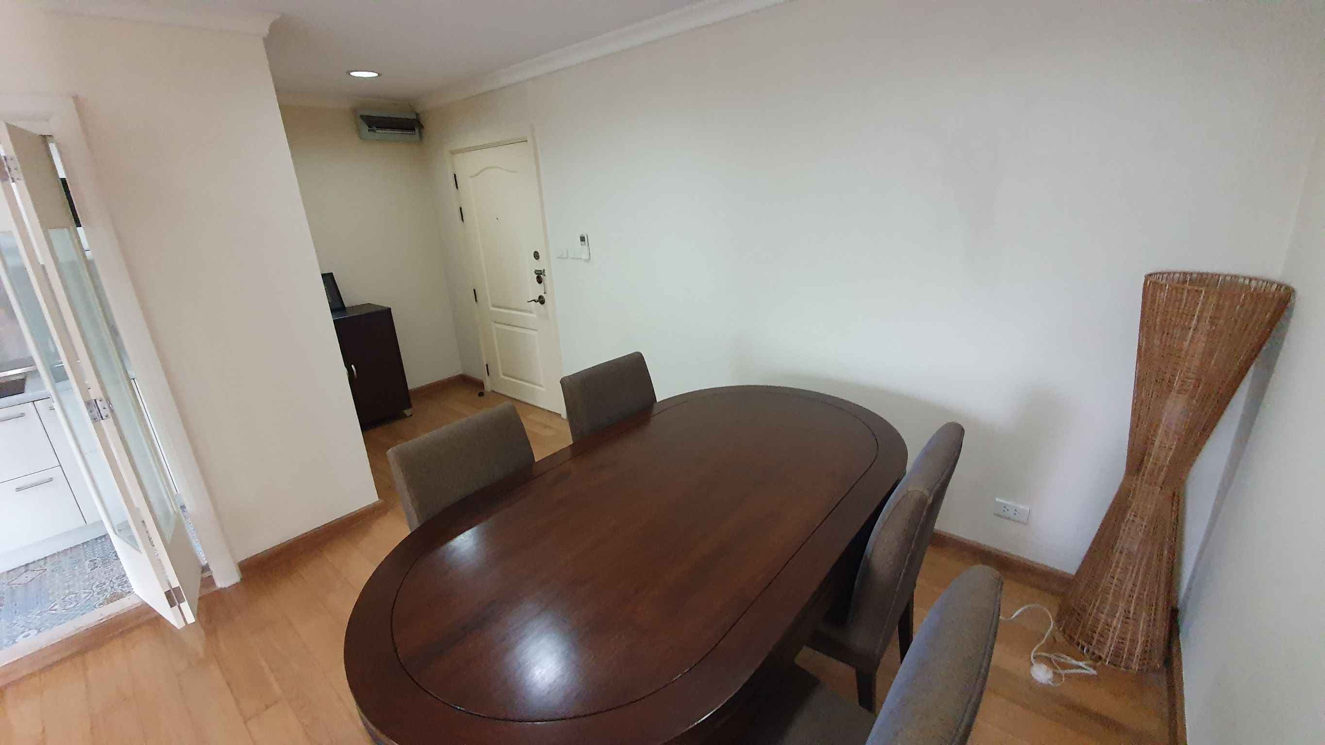 2028 – 412_kitchen.jpg